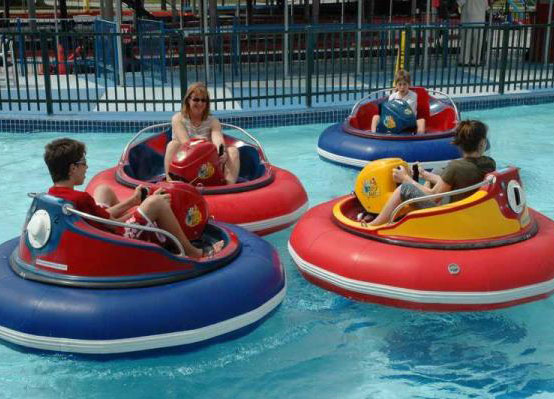 Electric bumper boat in the swimming pools